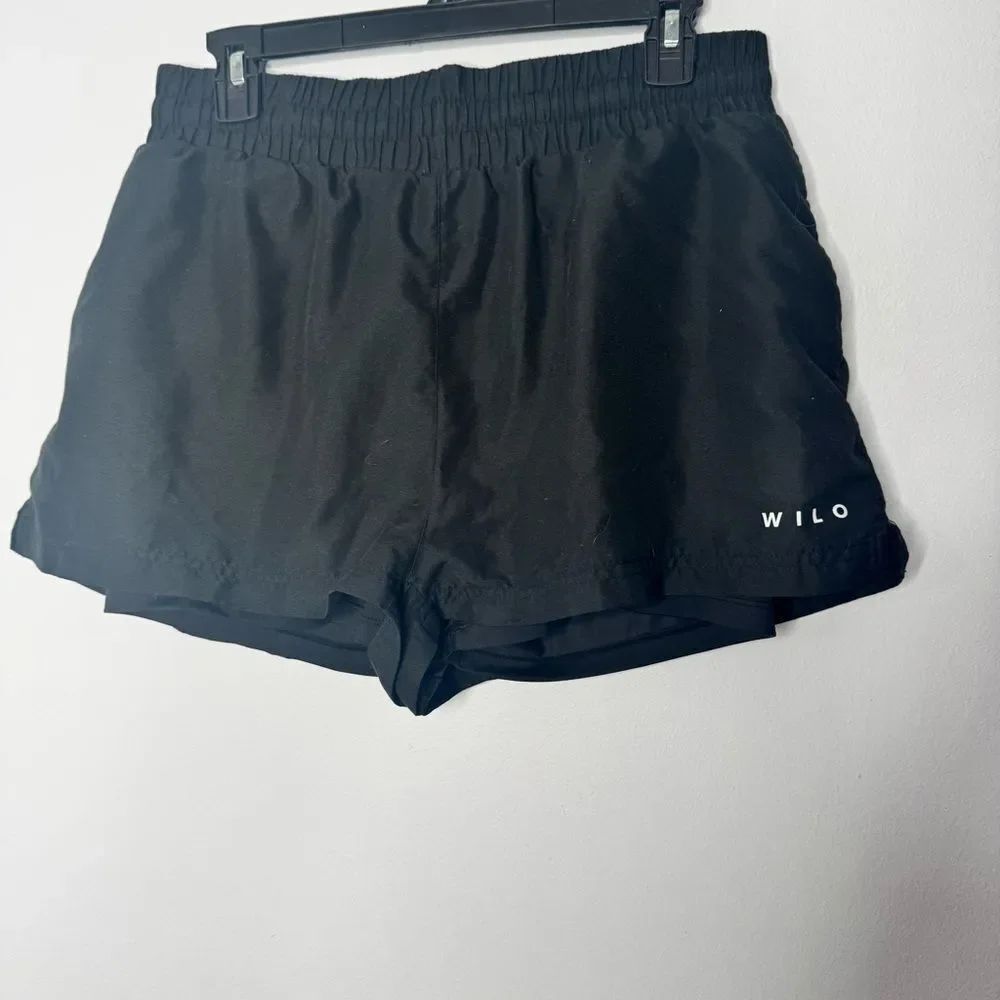 Will the label black shorts size large